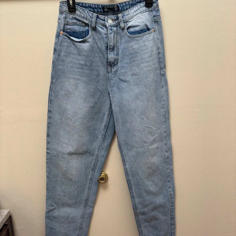 PrettyLittleThing Blue Relaxed Fit Jeans Vintage-Inspired - Picture 2 of 5